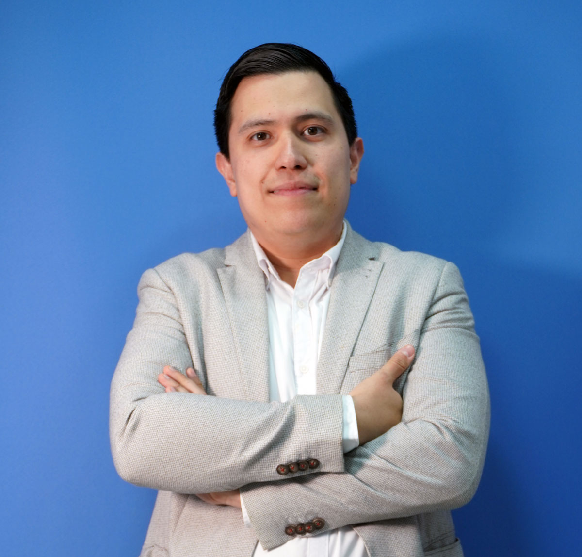 Dr Adrián Martínez